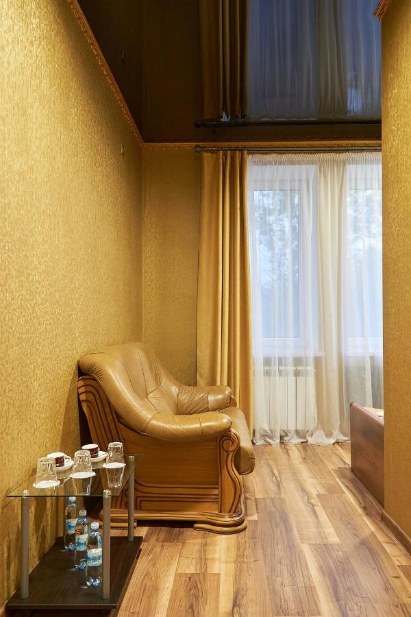 Hotel Royal โปลตาวา ภายนอก รูปภาพ
