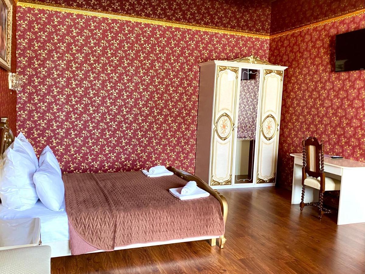 Hotel Royal โปลตาวา ภายนอก รูปภาพ